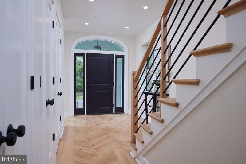 5437 33rd St NW, Washington, DC 20015