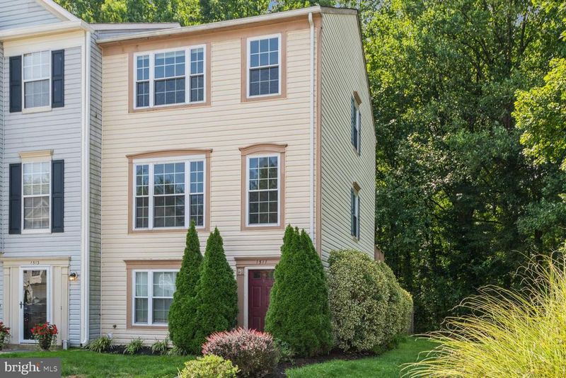 1511 Ashburnham Dr, Crofton, MD 21114