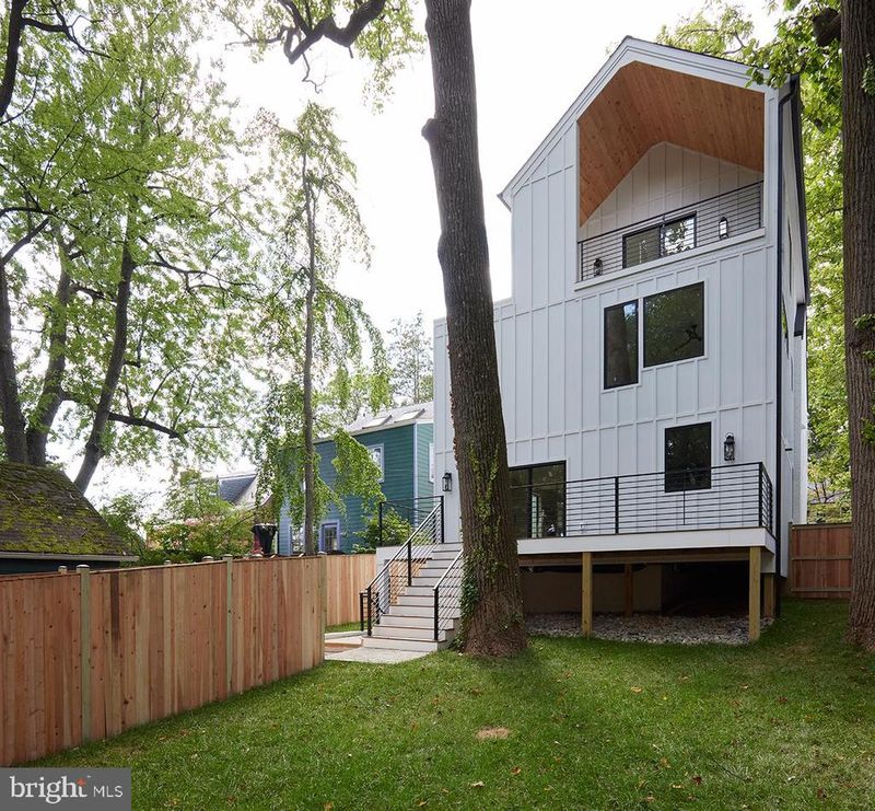 5437 33rd St NW, Washington, DC 20015