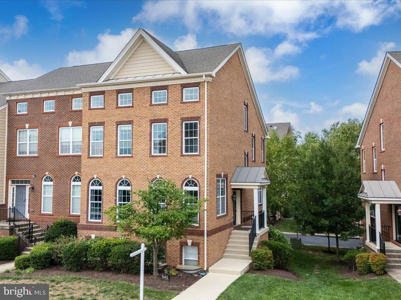 7641 Elmcrest Rd, Hanover, MD 21076
