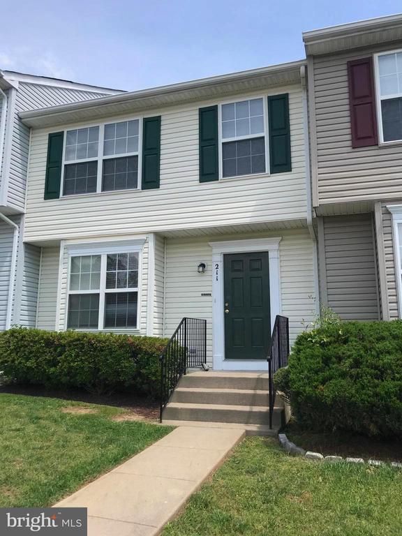 211 Merrill Ct, Stafford, VA 22554