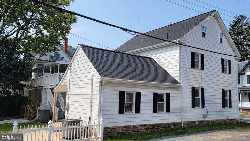 2 Main St, Woodsboro, MD 21798