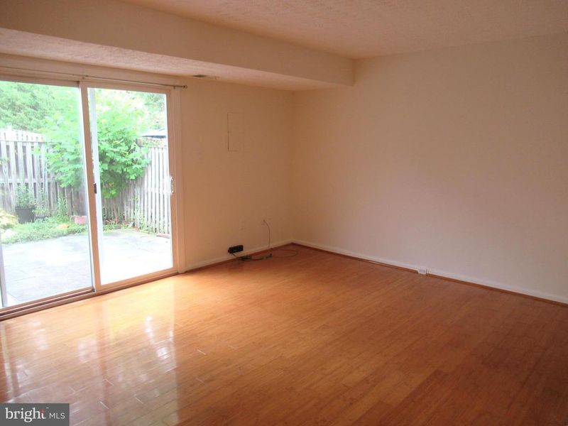 5707 Independence Cir, Alexandria, VA 22312