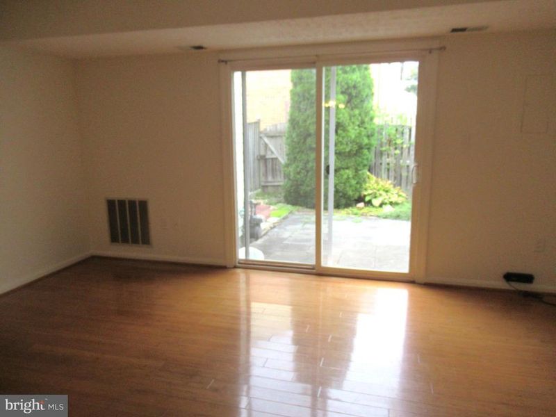 5707 Independence Cir, Alexandria, VA 22312