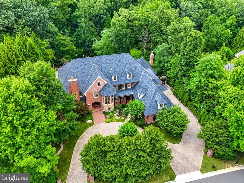 852 Alvermar Ridge Dr, Mclean, VA 22102