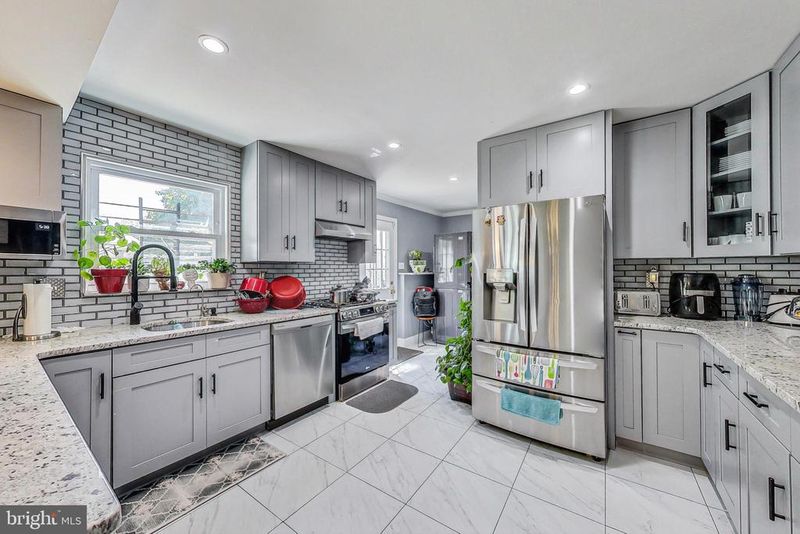 10513 Edgemont Dr, Adelphi, MD 20783