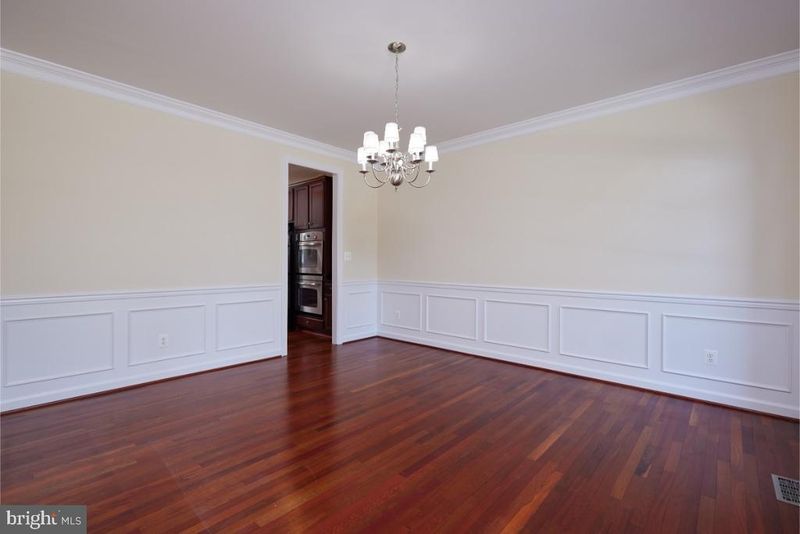2516 1st Rd S, Arlington, VA 22204