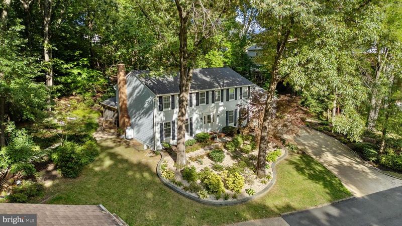 15125 Holleyside Dr, Montclair, VA 22025