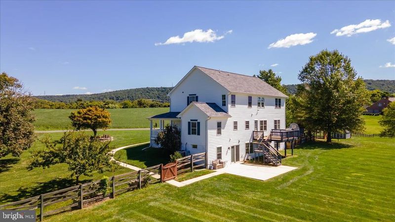 3335 Eclipse Dr, Jefferson, MD 21755