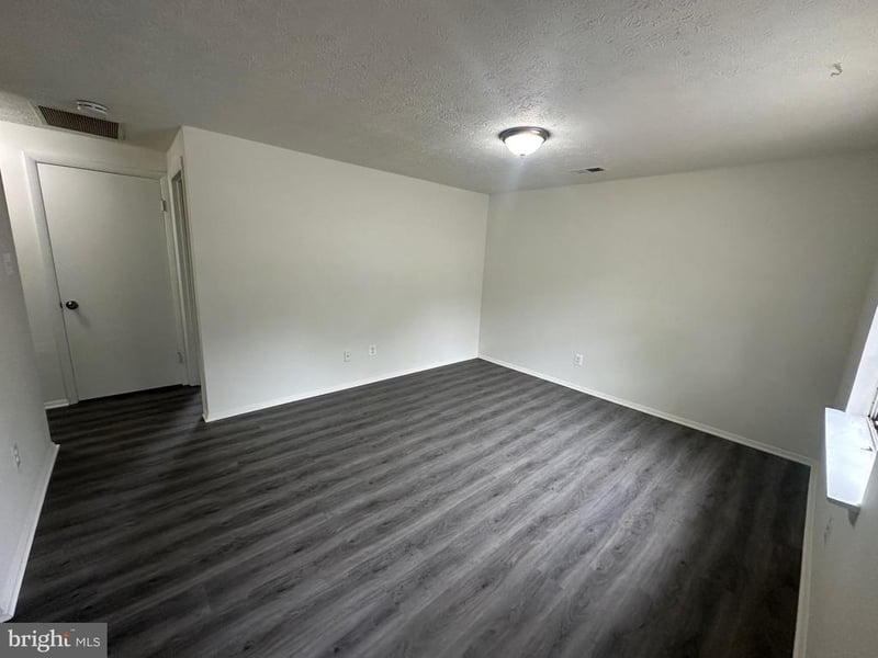 3510 Old Crown Dr, Pasadena, MD 21122