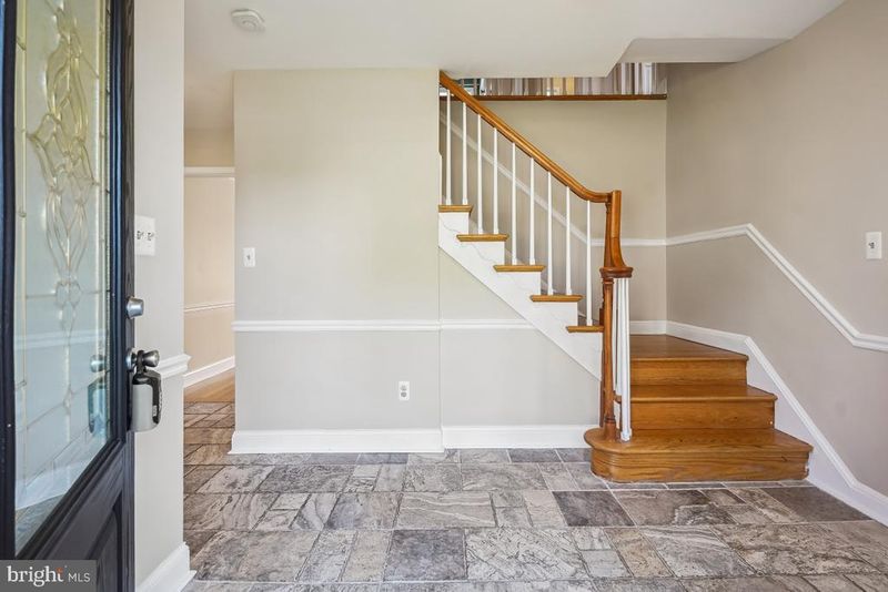 2420 E Gate Dr, Silver Spring, MD 20906