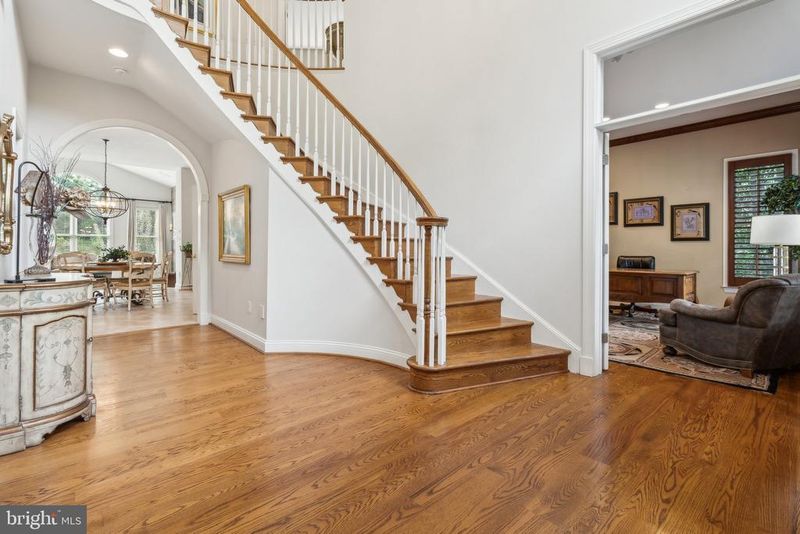 13510 Pheasant Dr, Rockville, MD 20850