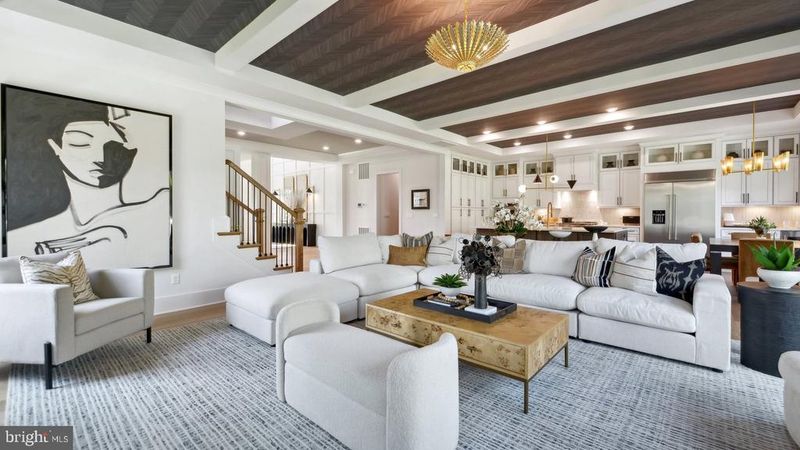 8272 Colling Manor Ct, Alexandria, VA 22308