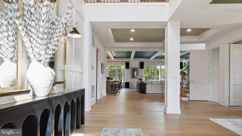 8272 Colling Manor Ct, Alexandria, VA 22308