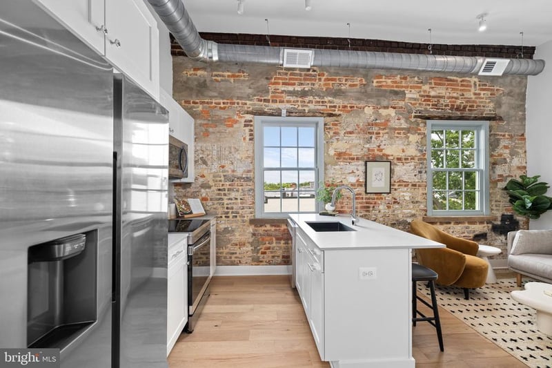 901 King St #301, Alexandria, VA 22314