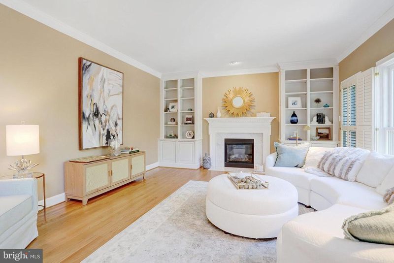 6028 4th St N, Arlington, VA 22203