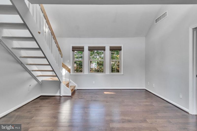 525 Bashford Ln #5, Alexandria, VA 22314