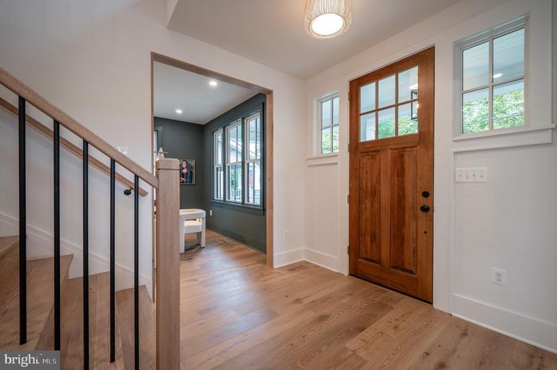 110 E Raymond Ave, Alexandria, VA 22301