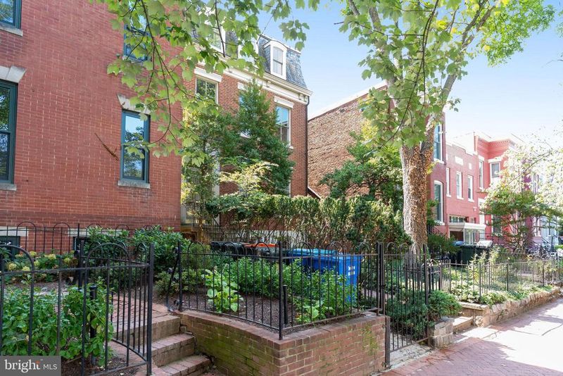 715 G St SE, Washington, DC 20003