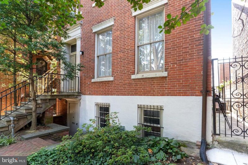 715 G St SE, Washington, DC 20003