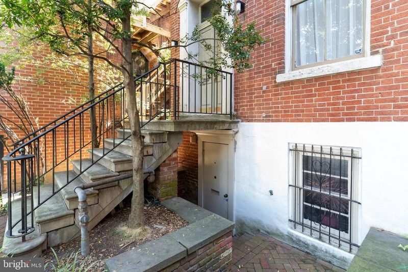 715 G St SE, Washington, DC 20003