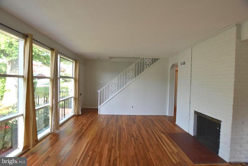 6946 Emerson St, Hyattsville, MD 20784