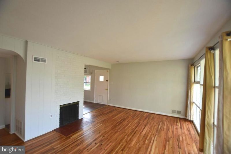 6946 Emerson St, Hyattsville, MD 20784