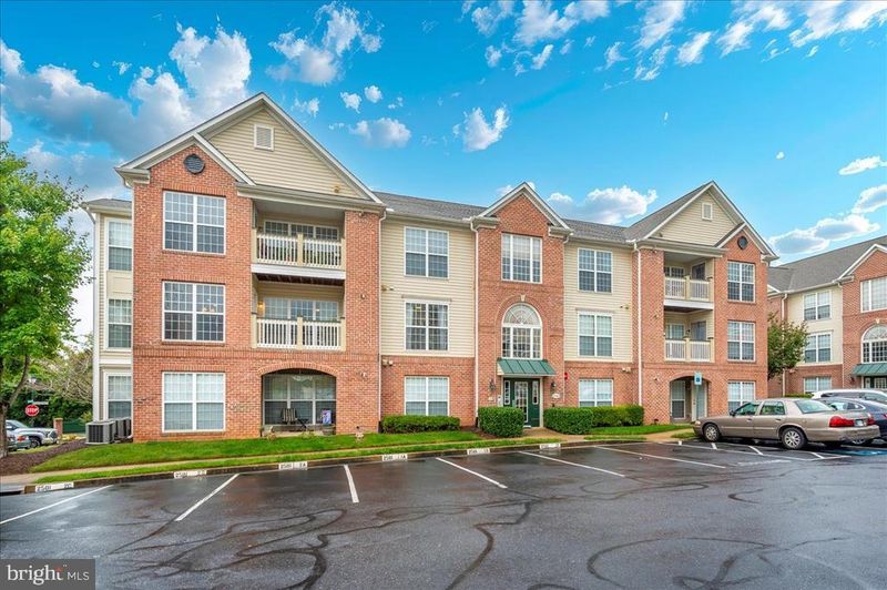 2501 Hemingway Dr #2A, Frederick, MD 21702
