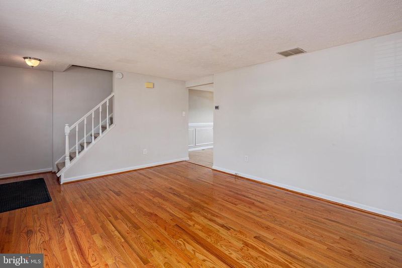 21 Valley Park Ct, Damascus, MD 20872