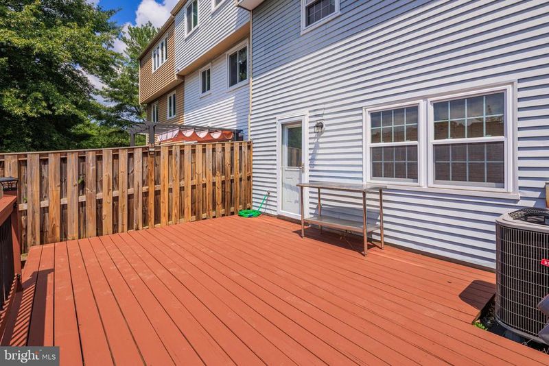 21 Valley Park Ct, Damascus, MD 20872