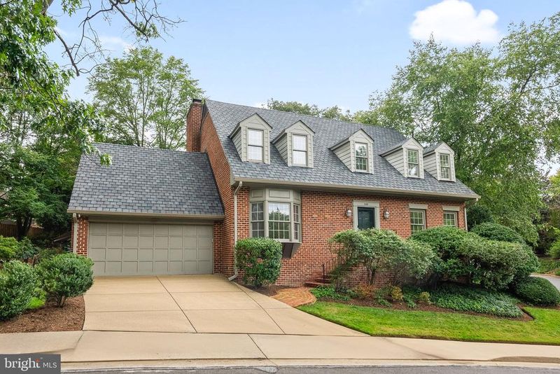 508 Richards Ln, Alexandria, VA 22302