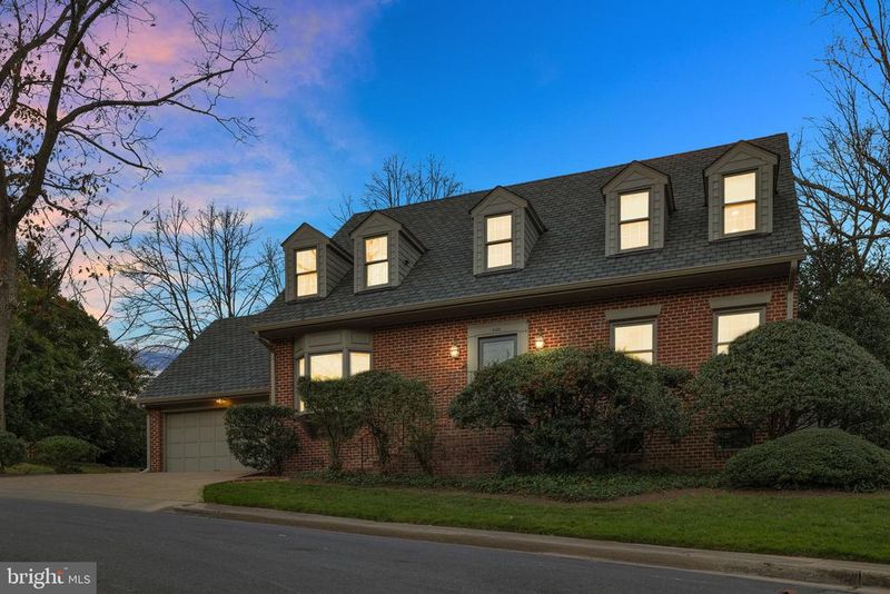 508 Richards Ln, Alexandria, VA 22302