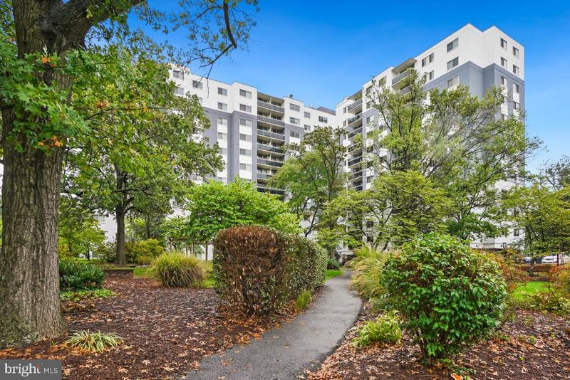 7333 New Hampshire Ave #803, Takoma Park, MD 20912