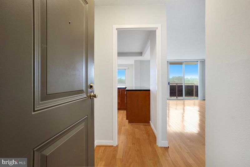 7333 New Hampshire Ave #803, Takoma Park, MD 20912