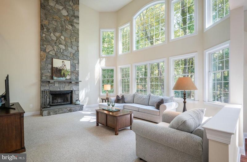 38459 Wooded Hollow Dr, Hamilton, VA 20158