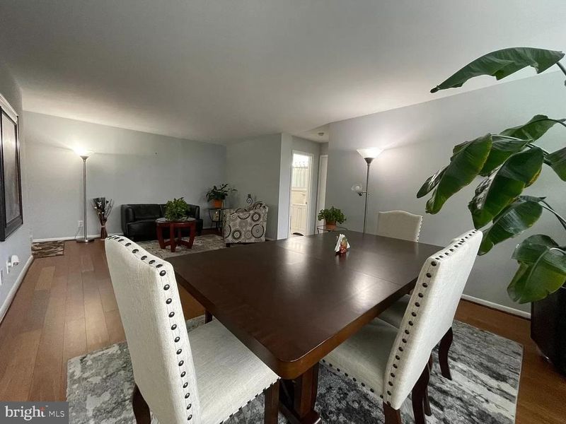 600 Roosevelt Blvd #314, Falls Church, VA 22044