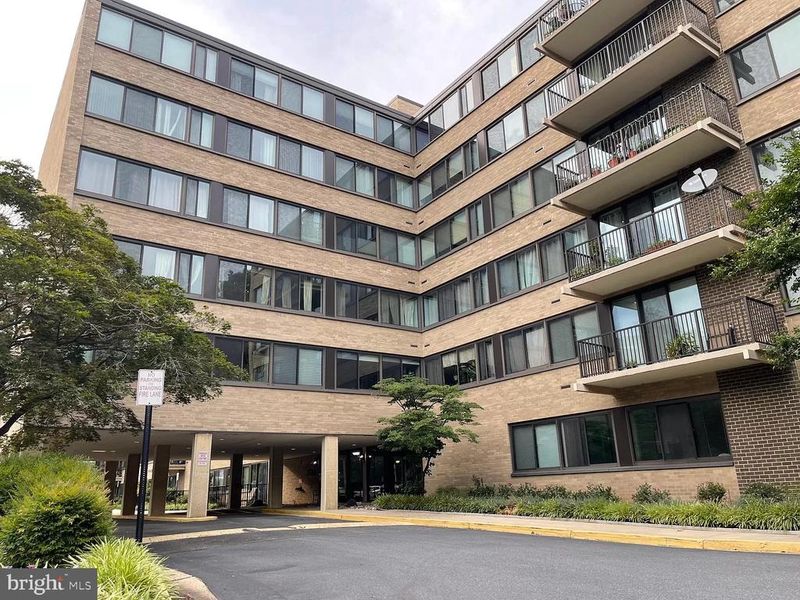 600 Roosevelt Blvd #314, Falls Church, VA 22044