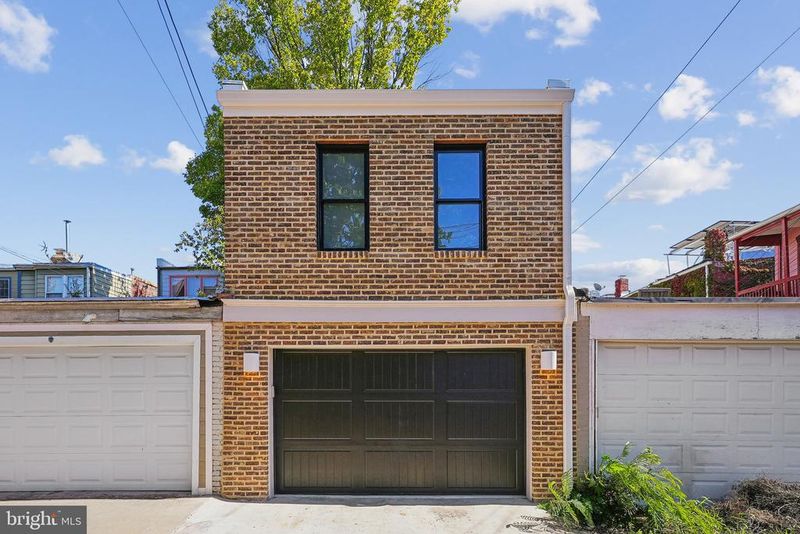 308 11th St NE, Washington, DC 20002