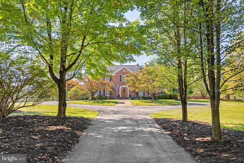 18914 Shelburne Glebe Rd, Leesburg, VA 20175