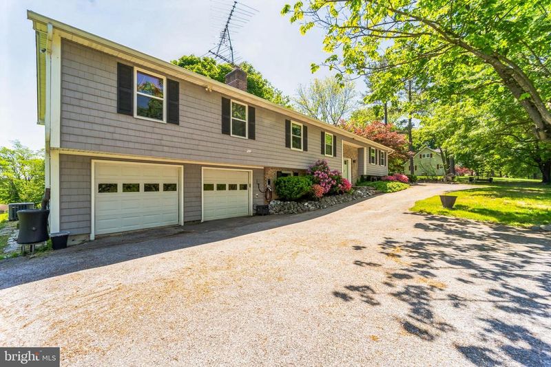 12813 Bunker Hill Rd, Union Bridge, MD 21791