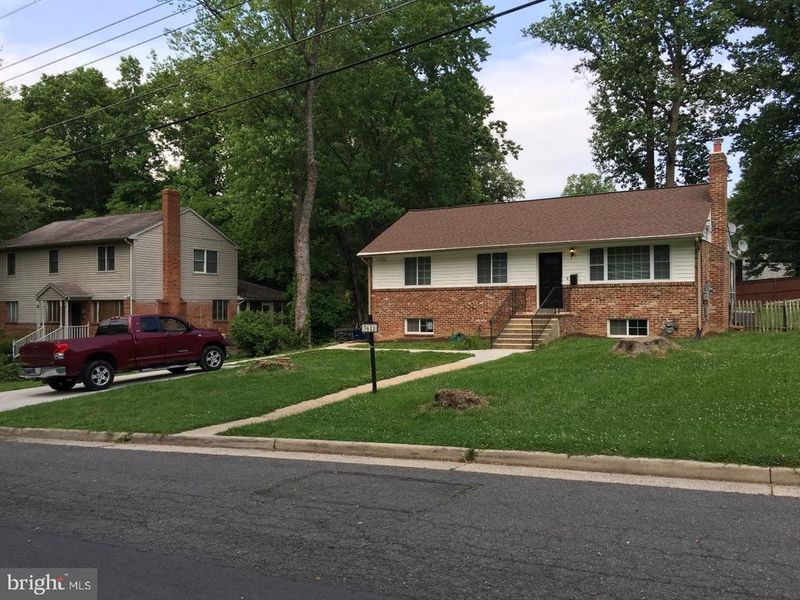 3611 Terrace Dr, Annandale, VA 22003