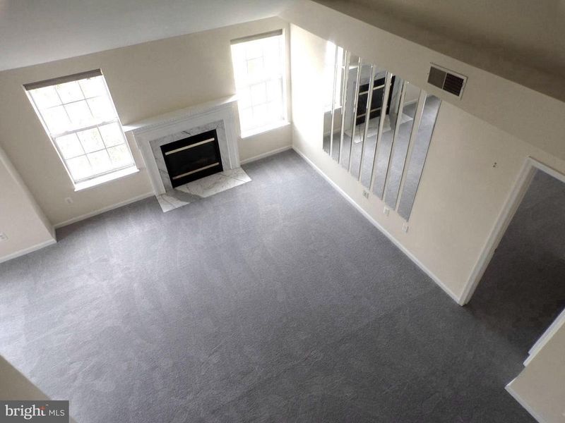 5947 Founders Hill Dr #302, Alexandria, VA 22310