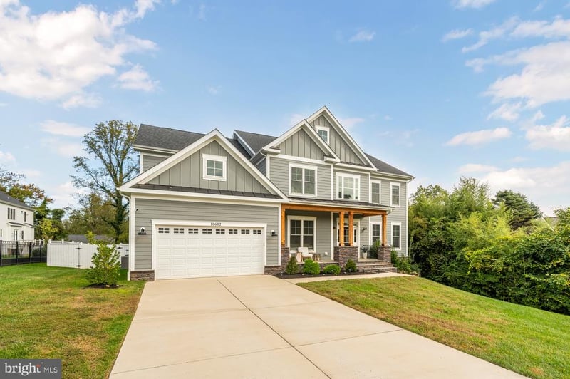 10602 Oak Pl, Fairfax, VA 22030