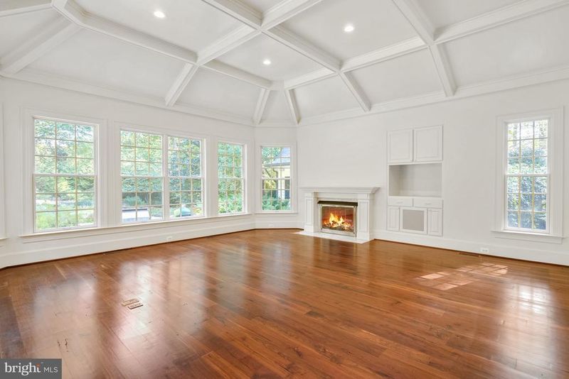 919 Dominion Reserve Dr, Mclean, VA 22102