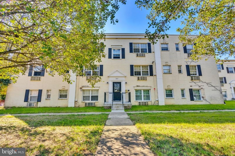 2237 Farrington Ave #203, Alexandria, VA 22303