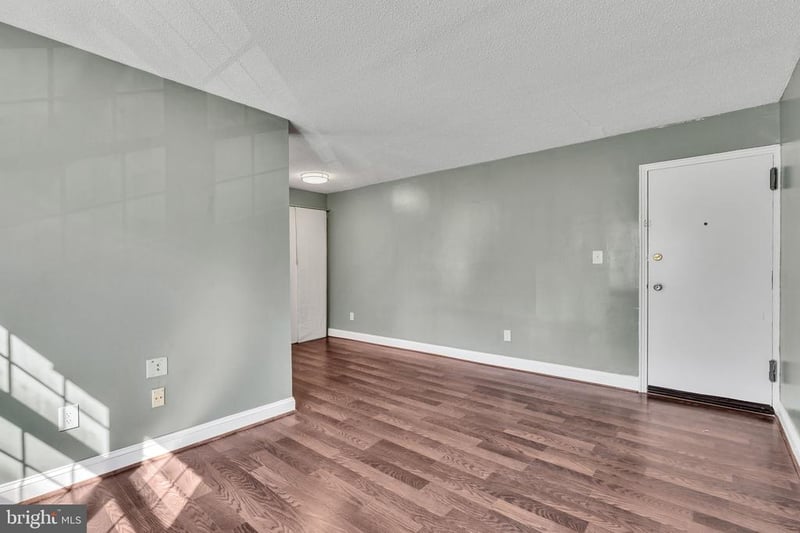 2237 Farrington Ave #203, Alexandria, VA 22303