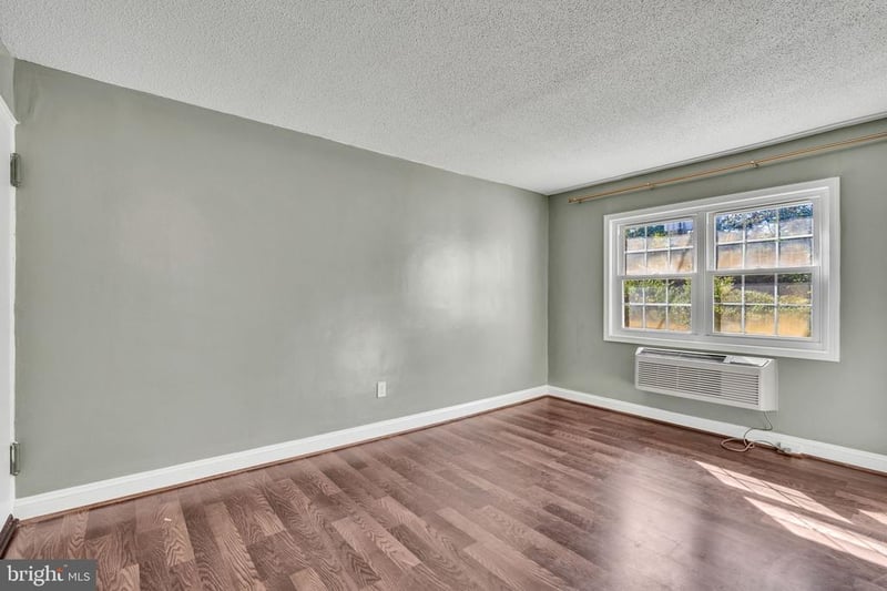 2237 Farrington Ave #203, Alexandria, VA 22303