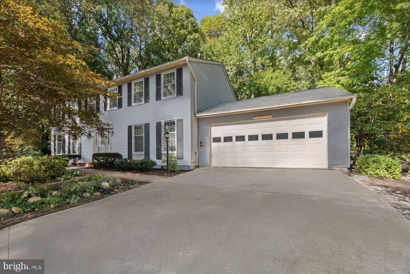 15125 Holleyside Dr, Montclair, VA 22025