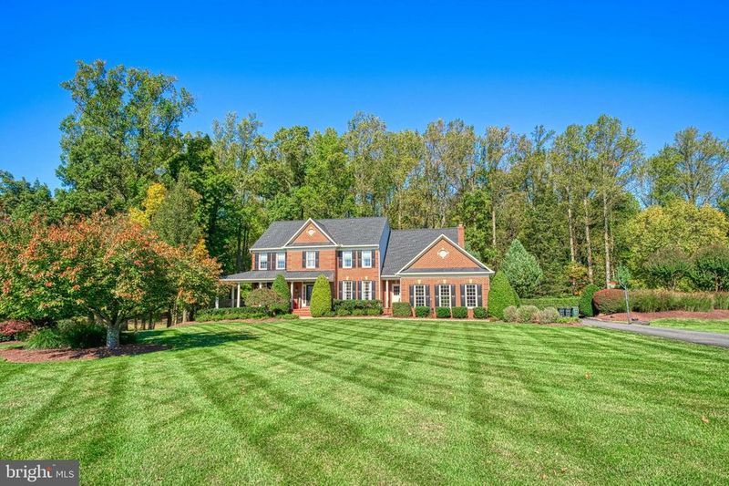 16876 Golden Leaf Ct, Hamilton, VA 20158
