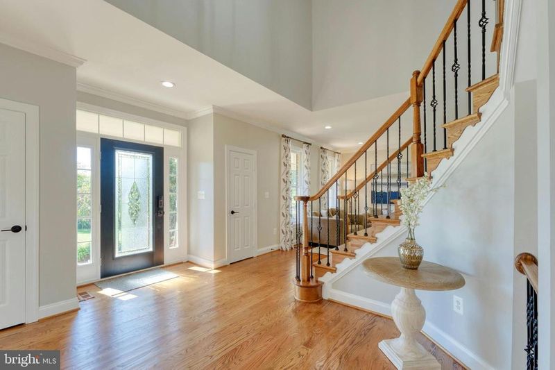 16876 Golden Leaf Ct, Hamilton, VA 20158